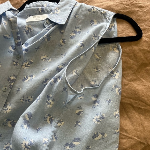 Uniqlo linen Floral Sleeveless Button-Up Blouse - Picture 7 of 10